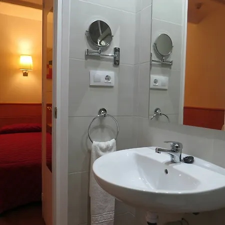 Barcelona City Rooms Hostal